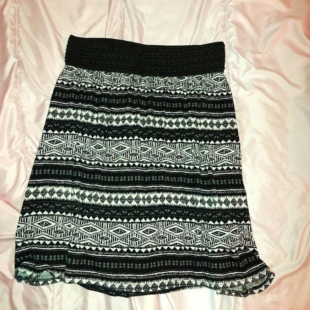 Cute black and white skirt